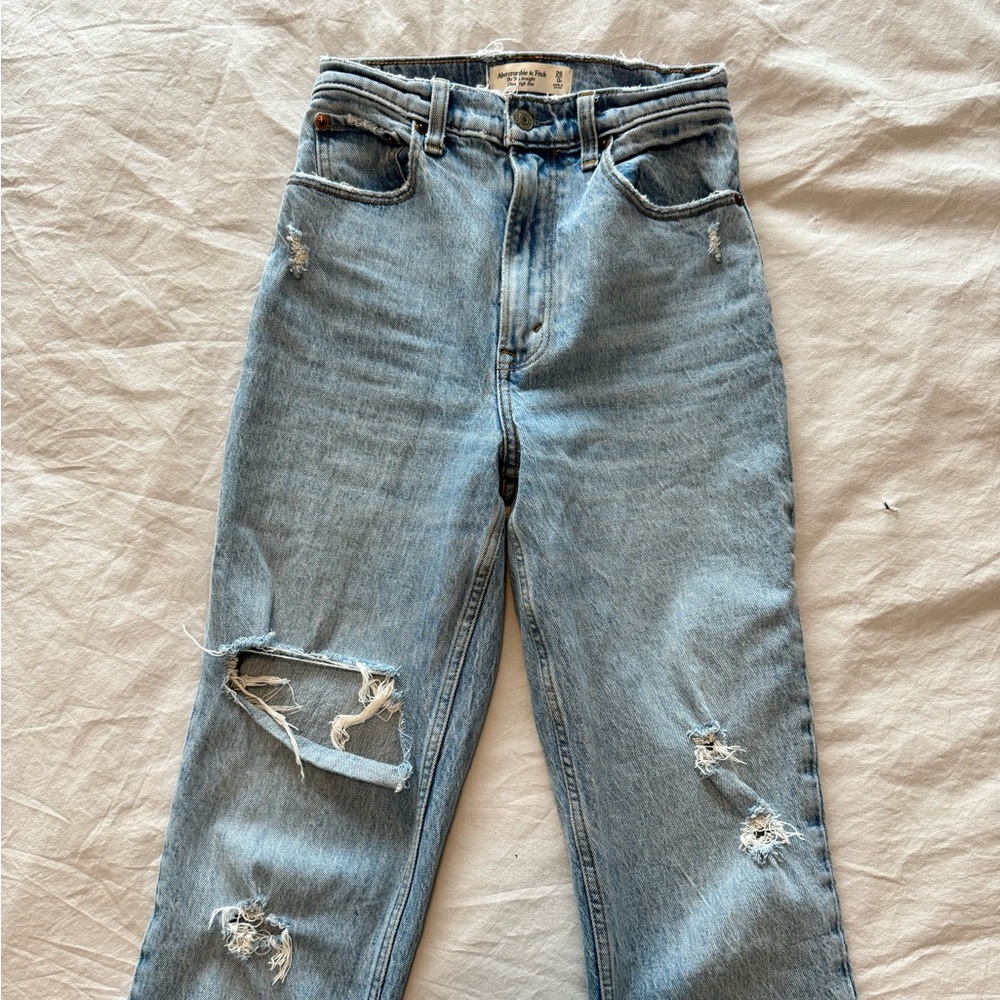 Abercrombie 90’s Straight Curve Love Distressed Jeans